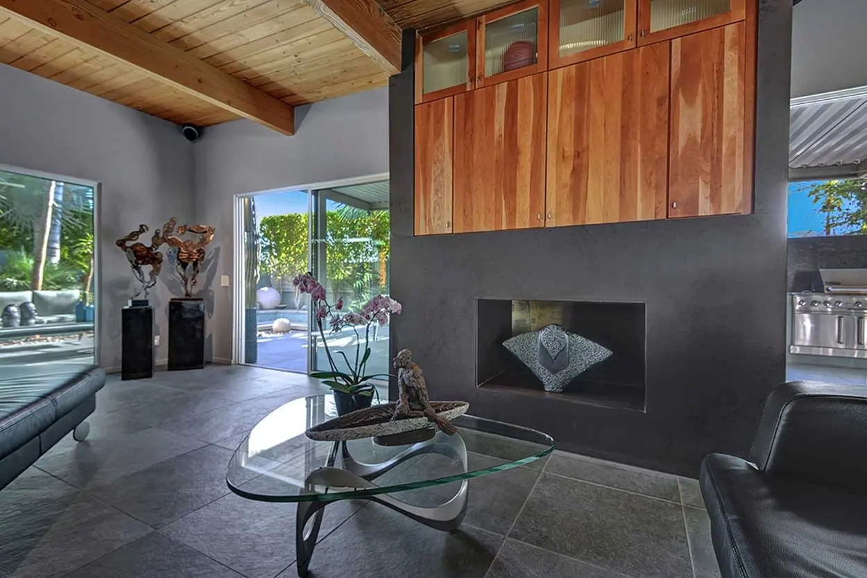 Hihimanu – the Manta Ray created by Gene Dodak